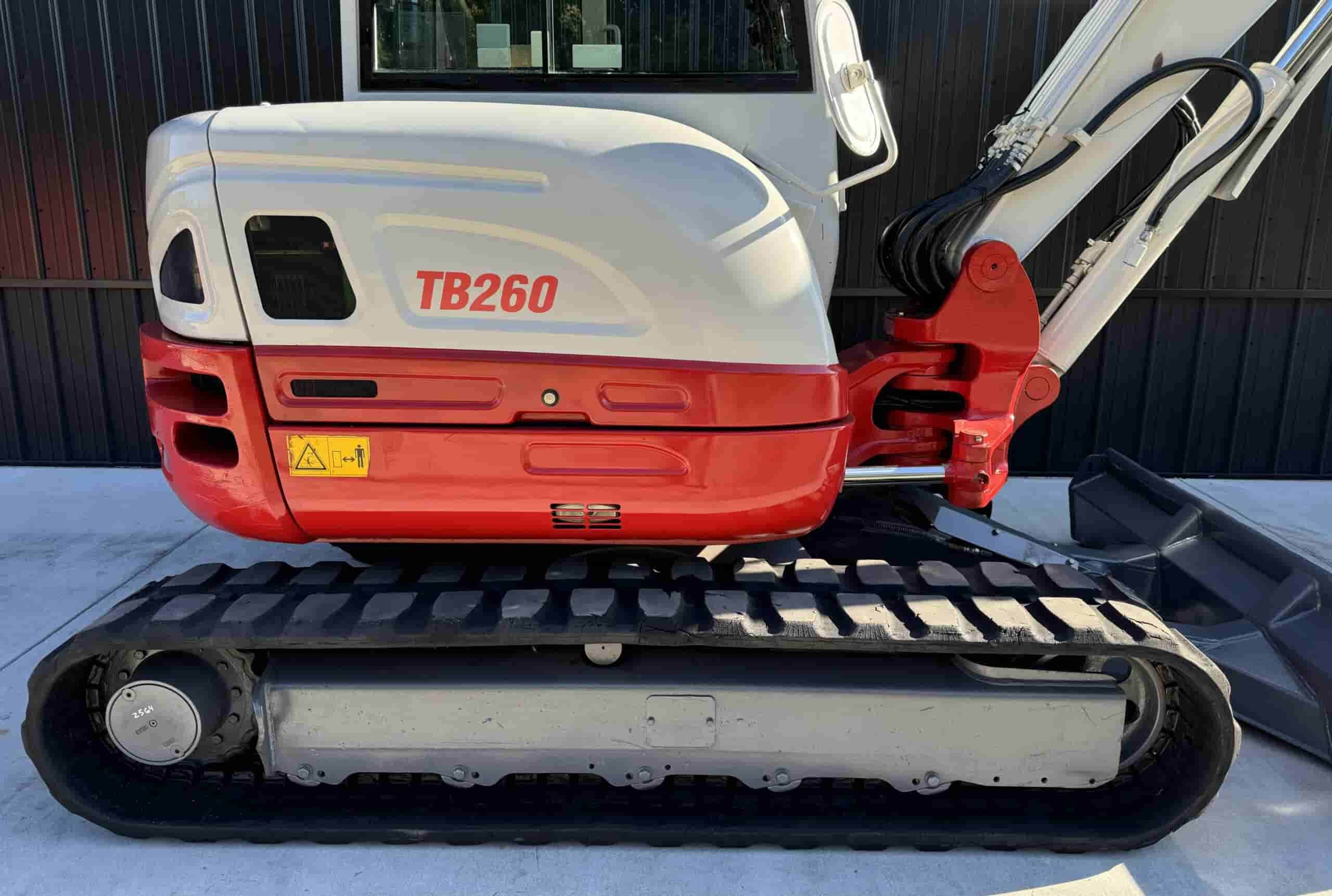 2018 TAKEUCHI TB260
